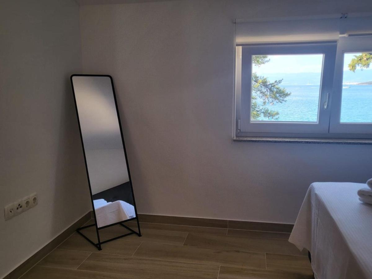 Apartment Prejac By The Beach Malinska Exteriör bild