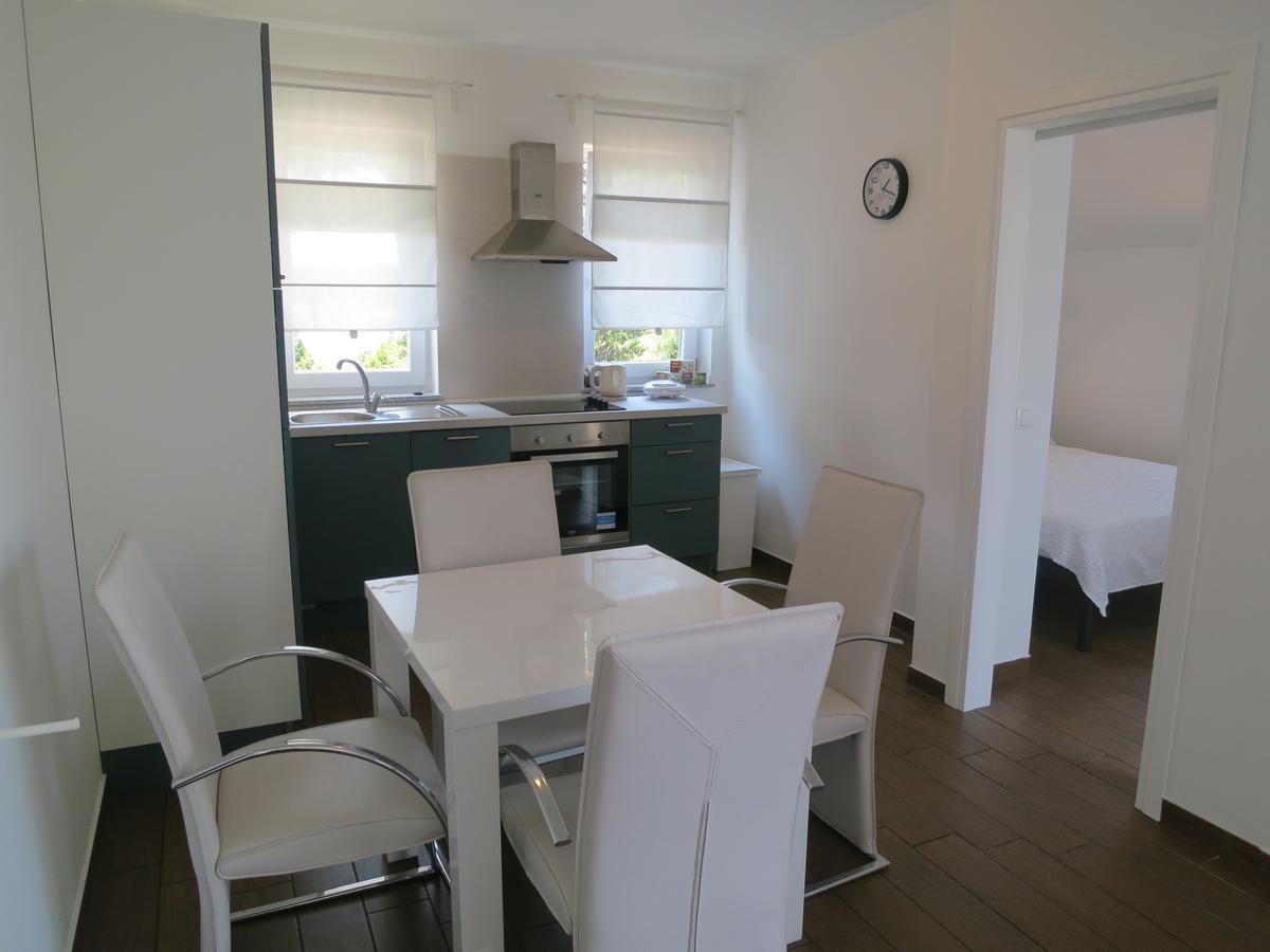 Apartment Prejac By The Beach Malinska Exteriör bild